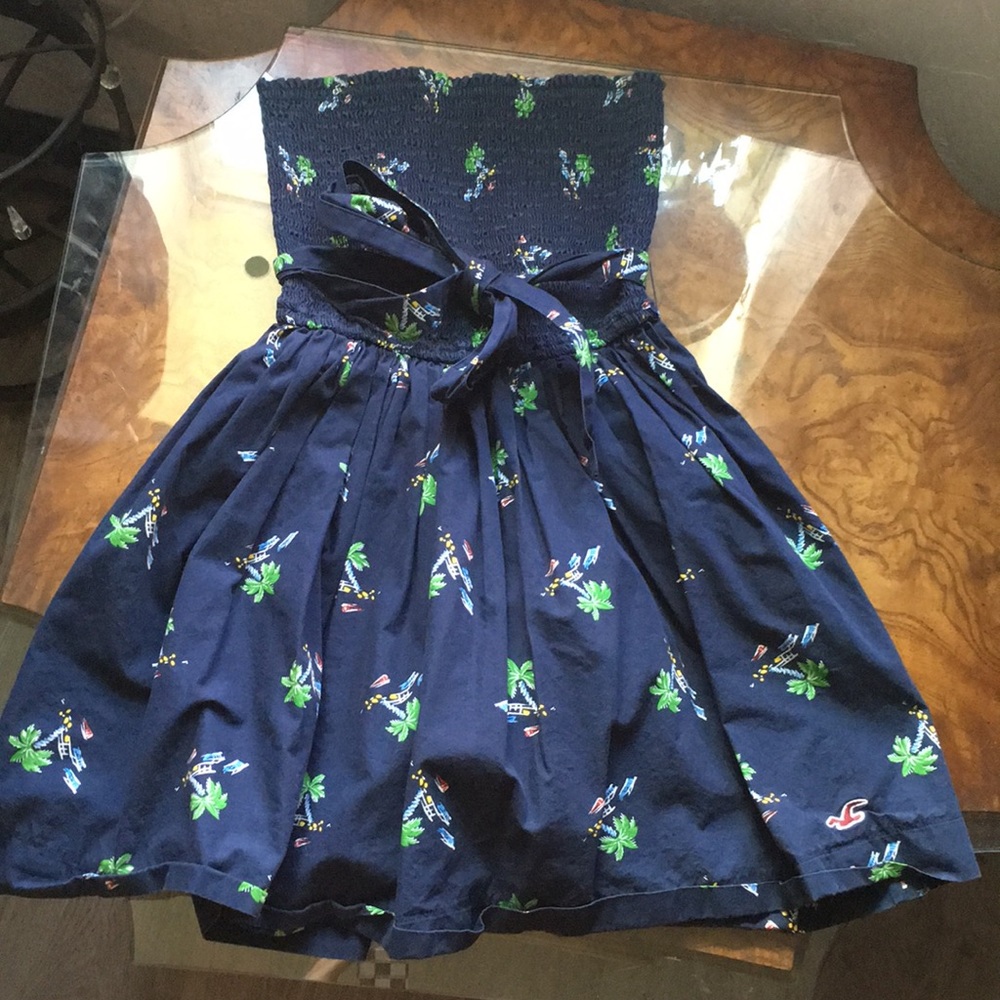 6 FOR $25 Hollister Med tropical golf tube top